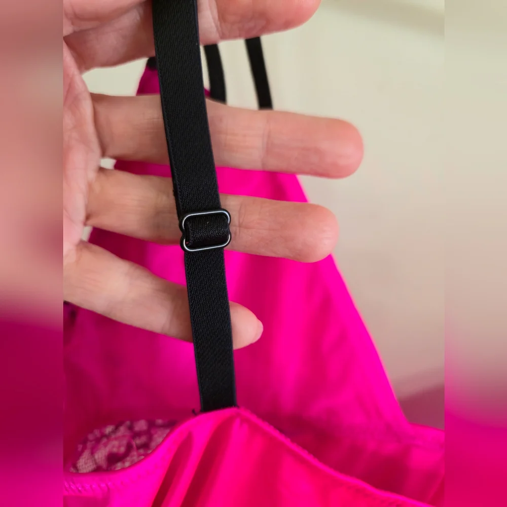 LA SENZA Hot Pink Irridescent Nighty Stretchy w Black Lace Detail, Small - Picture 5 of 9